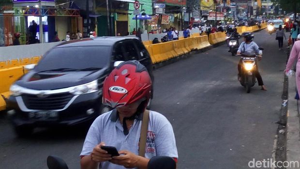  Jalan di depan Stasiun Tanah Abang, Sabtu (23/12/2017)