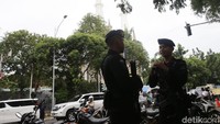 Pengamanan maksimal dikerahkan untuk memastikan perayaan natal berjalan aman dan lancar.