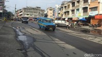 Seperti diberitakan sebelumnya, pada Sabtu (14/10) lalu, Jokowi mengecek langsung jalanan yang rusak di Medan. Dia sempat geram atas hal itu. 