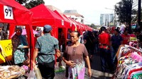Pantauan detikFinance di lokasi, sejak pukul 09.00 WIB, aktivitas jual-beli di sekitar lokasi sudah mulai ramai.