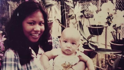 Kenangan Masa Kecil Para Seleb di Hari Ibu