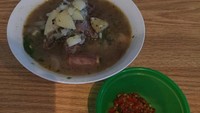 Kalau ini sup buntut buatan Acha. Pemain film Kartini ini menulis Oxtail soup ala chef Acha sebagai keterangan foto. Foto: Instagram septriasaacha