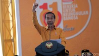Presiden Jokowi saat hadir dalam acara HUT Partai Hanura yang digelar di Pantai Marina, Semarang, Jateng, Sabtu (23/12/2017).