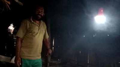Nawa Cita Jokowi, Warga Papua Nikmati Lampu Tenaga Surya