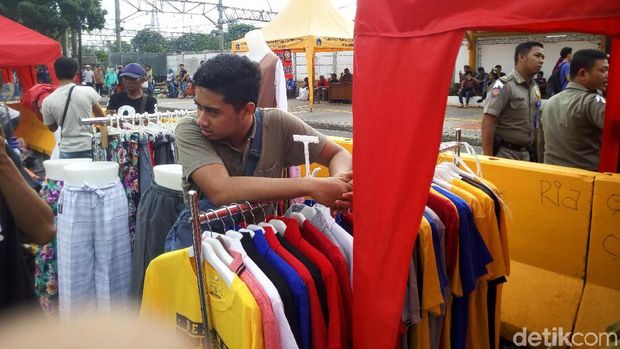 Digi juga mengaku pendapatannya kurang saat penataan.