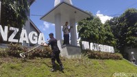 Sebanyak 19 gereja di Kabupaten Sleman mendapat prioritas pengamanan khusus dari tim Gegana Brimob Polda DIY. Setiap gereja mendapat pengamanan 16 personel Brimob diperkuat tambahan pengamanan dari Polres dan Polsek di DIY.