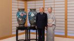 Potret Kemesraan Kaisar Akihito dan Ratu Michiko di Usia Senja
