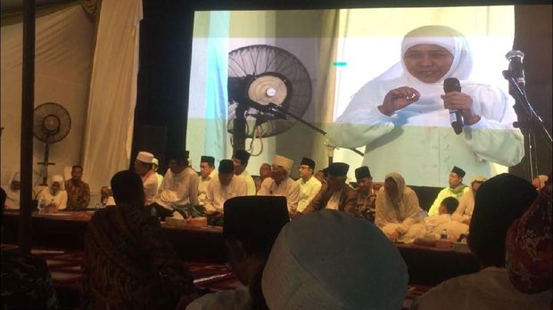 Satu Panggung di Haul Gus Dur, Gus Ipul dan Khofifah Saling Sapa