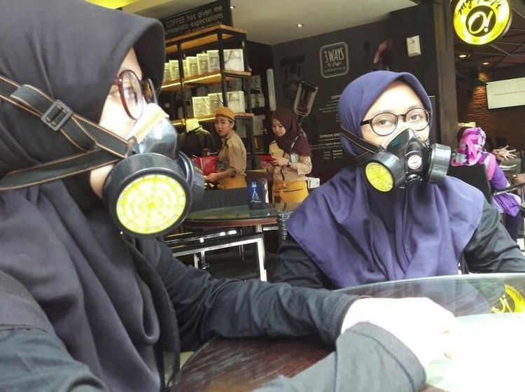 Foto: Cara Unik Mengingatkan Larangan Merokok di Mal