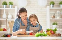 Agar Masak Bersama Anak Makin Menyenangkan, Ini Tips Ahli Nutrisi