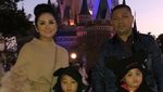 Mengintip Gaya Liburan Krisdayanti dan Keluarga di Jepang
