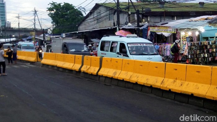 Jalan di Depan Stasiun Tanah Abang Dibuka, Lalin Kembali Normal