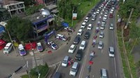 Kepadatan terjadi dikarenakan kendaraan yang menuju objek wisata hingga vila di kawasan Puncak. Saat ini, kepadatan sudah mulai mencair. (Foto: dok. Polres Bogor)