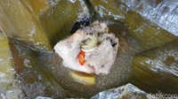 Garang asem yang satu ini tak boleh terlewatkan. Daging ayamnya lembut dengan paduan rempah yang gurih segar. Foto: Lusiana Mustinda/dok. detikFood