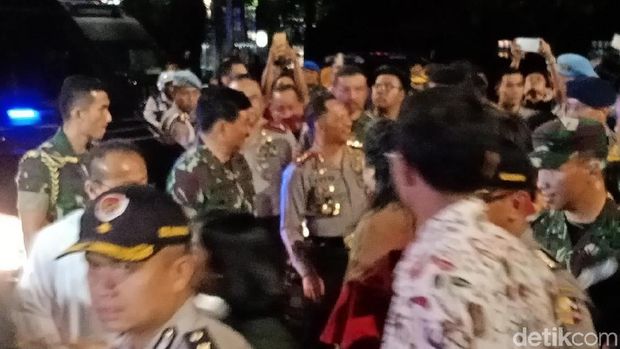 Kapolri dan Panglima TNI Pantau Malam Natal di Gereja Katedral