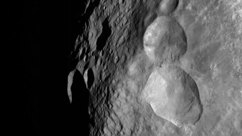 9. Asteroid 2012 XA133 yang berukuran 180-390 meter akan mendekati Bumi dengan kecepatan 85 ribu km/jam. Asteroid ini akan mendekati Bumi pada 27 Maret 2020 dan jaraknya dari Bumi diperkirakan 6,7 juta km. Foto: NASA