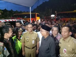 Anies Kunjungi Misa di Gereja Antonius Jaktim