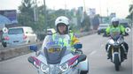 Intip Gaya Kakorlantas Tunggangi Moge BMW Pantau Arus Mudik