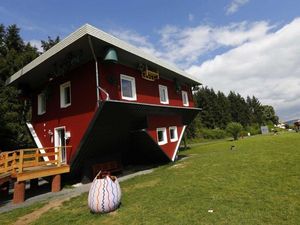 Ada Rumah Terbalik di Jerman