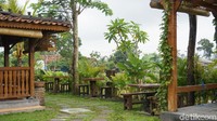 Tak hanya rindang, tapi banyak juga spot foto yang ciamik! Foto: Lusiana Mustinda/dok. detikFood