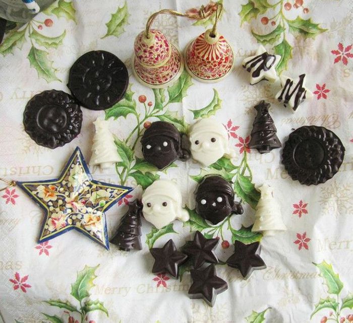 10 Kreasi Cokelat  dan Kue  Cantik Bertema Natal