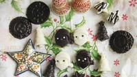 Cokelat yang satu ini bukan hanya lezat tapi terlihat cantik. Selain bisa jadi suguhan spesial di rumah, cokelat ini juga cocok jadi bingkisan Natal yang spesial. Foto: Instagram