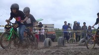 Foto: Balapan yang baru pertama kalinya diselenggarakan di Kota Pangkalpinang ini digunakan sebagai ajang menjaring bibit–bibit atlet unggulan. (Deni Wahyono/detikTravel)