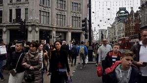 Foto: Ramainya Oxford Street London Jelang Natal