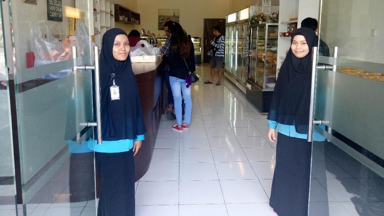 Alasan Pemilik Toko Kue Tolak Tulisan Natal: Komitmen dari 