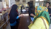Toko itu berada di Jalan Pettarani, Makassar.
