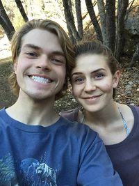 Pernah Foto Bersama Saat TK, Pasangan Ini Ternyata Berjodoh