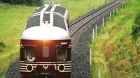 Kereta yang dianggap sebagai warisan ini kemudian dimodifikasi dengan menambahkan panel surya di bagian atasnya. Istimewa/Inhabitat.