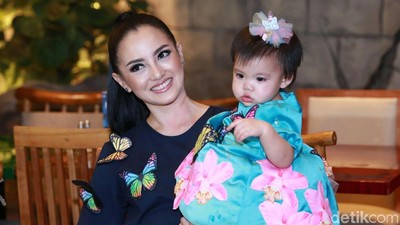 Gemas! Putri Ririn Ekawati Rayakan Ultah Pertama