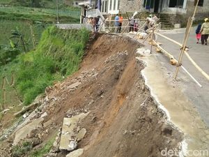 Liburan ke Air Terjun di Magetan, Waspadai Ada Jalan Longsor