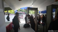 Bagi jemaah yang ingin beribadah diberi lokasi parkir di sekitar Istiqlal dan Lapangan Banteng (Foto: Muhammad Fida/detikcom)