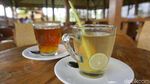 Bersantai Minum Wedangan Kopi dan Jadah Goreng di Prambanan