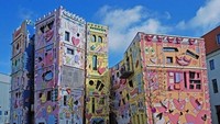 Sebuah bangunan bertingkat di Innenstadt, Braunschweig, Jerman berhasil mencuri perhatian publik. Bangunan bereksterior cat bergambar graffiti ini tampak unik karena desainnya keluar dari pakem sebuah bangunan pada umumnya. Istimewa/unusualplaces.org.