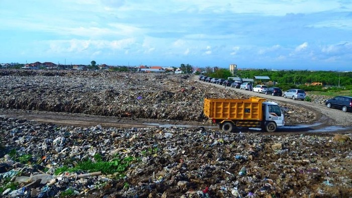Kementerian PUPR melalui Direktorat Jenderal Cipta Karya merevitalisasi Tempat Pemrosesan Akhir (TPA) Regional Sarbagita Suwung.