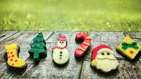 Santa Claus, pohon Natal, kado Natal, hingga boneka salju bisa hadir dalam bentuk cokelat yang menggemaskan. Lucu ya! Foto: Instagram