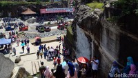 Menurut pengelola, jumlah kenaikan wisatawan mencapai 300 persen jika dibandingkan di hari biasa. Selama long weekend Natal ini, jumlahnya mencapai 20 ribu pengunjung. (Ristu Hanafi/detikTravel)