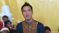 Daniel Mananta salah satu seleb yang berduka atas tiga bom di Surabaya. Foto: Febriyantino Nur Pratama
