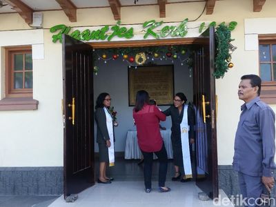 Foto: Ibadah Natal di Gereja Ayam yang Dibangun 100 Tahun Lalu