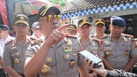 Berdasarkan penyidikan, sebagian uang sudah dibayarkan untuk memberangkatkan jemaah sisanya digunakan untuk keperluan pribadi. Kapolda Jabar Irjen Agung Budi Maryoto menyebut pihaknya membuka posko pengaduan untuk korban penipuan travel umrah itu. (Foto: Wisma Putra/detikcom).