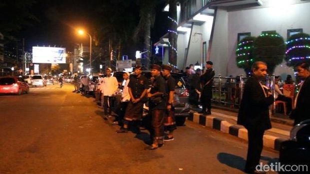 Remaja Masjid dan Pecalang di Ambon Ikut Amankan Misa Natal