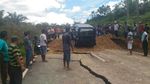 Foto: Mendadak Off-Road karena Jalan Amblas di Riau