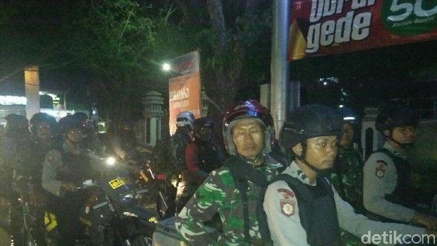 Amankan Misa Natal, TNI dan Polri di Garut Patroli Bareng Naik Motor