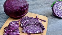 Satu cangkir kubis merah cincang memiliki 56 persen asupan vitamin C harian yang disarankan, yang memperkuat sistem kekebalan tubuh dengan merangsang produksi sel darah putih yang melawan bakteri dan infeksi yang menyerang, ujar Shani. Foto: Thinkstock