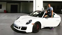Petenis Bulgaria, Grigor Dimitrov, terlihat banyak berlatih ketimbang liburan pada periode offseason ini. (instagram Grigor Dimitrov)