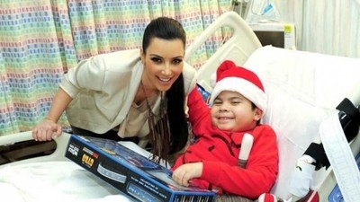 Deretan Tokoh yang Rayakan Natal dengan Mengunjungi Orang Sakit