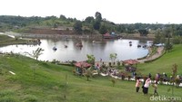 Waduk Jeulikat berada di Desa Jeulikat, Kecamatan Blang Mangat, Kota Lhokseumawe, Aceh. Waduk ini hanya berjarak 5 kilometer dari pusat Kota Lhokseumawe. (Datuk Haris/detikTravel)